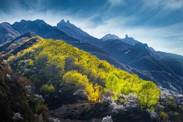白石山景區(qū)<a href='http://m.aqliu.com/' target=_blank>旅游攻略</a>一日游